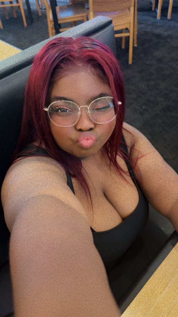 naravitblues's tweet photo. Birthday behavior all day 🥳 https://t.co/7HzHDbDWiw