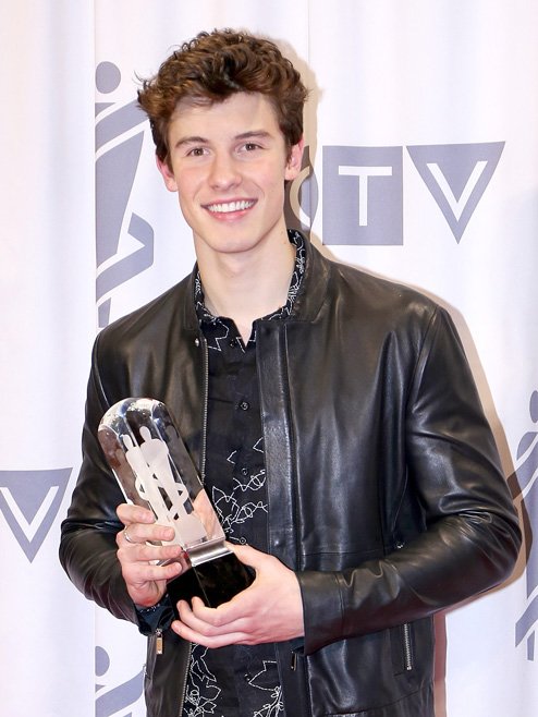 MalovesShawn tweet media