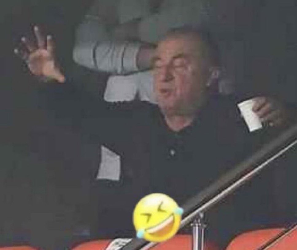 selinn 🦢 tweet media