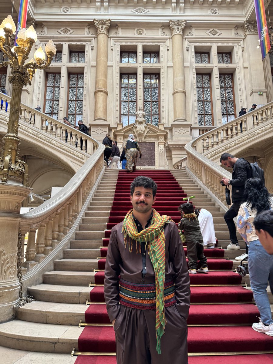 Çaresiz ve suskun bir golgotha yolcusu tweet media