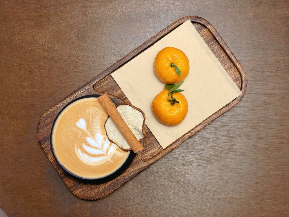 Hayley Emma tweet media