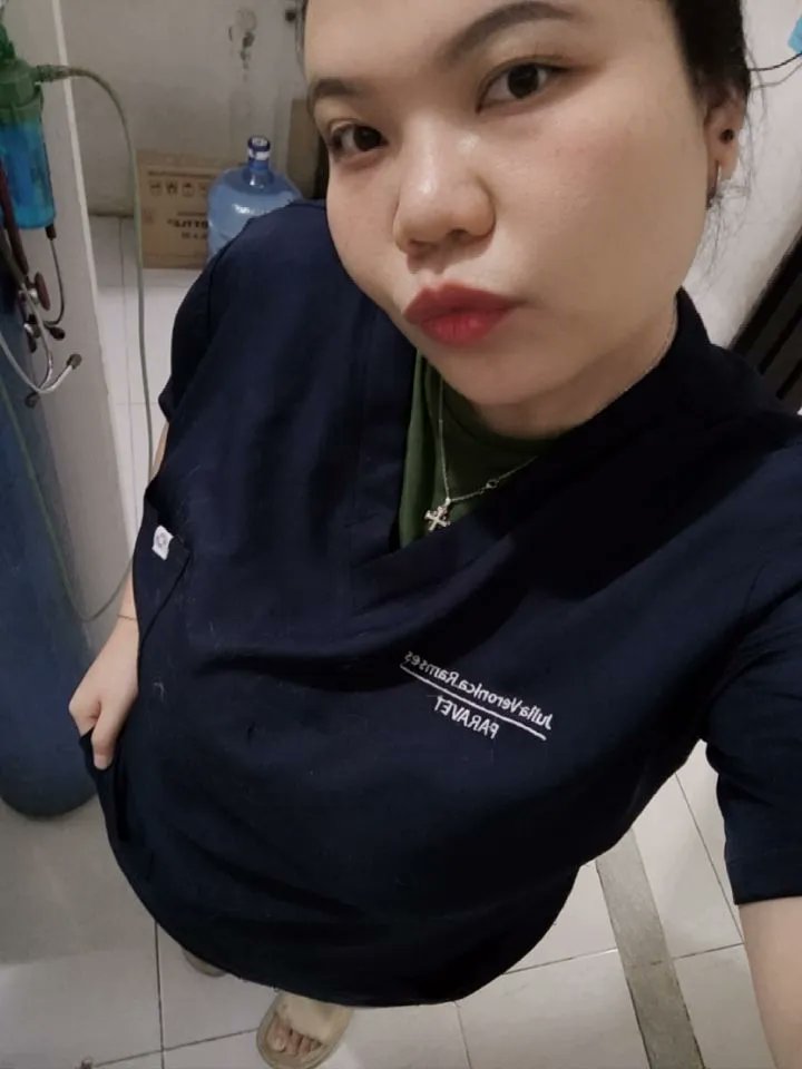 Juliavrncrams's tweet photo. Dari awal lebaran smpe skrg ga libur, puji Tuhan belum tipes 😭 https://t.co/k3MN90lqdx