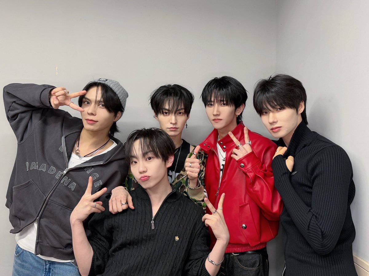 E'LAST(エラスト) JAPAN tweet media