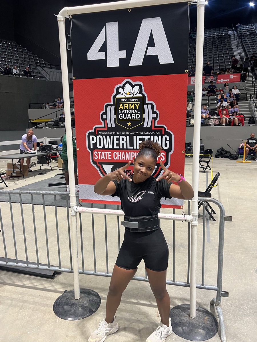 KSDPowerlifting tweet media