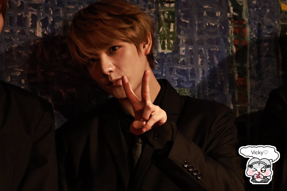 sing_vickyy🐰🤘🏻 tweet media