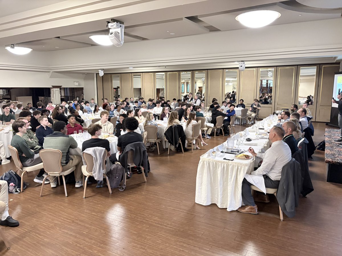 TheColonialCon1's tweet photo. Thank you to the Positive Coaching Alliance and to Coach Randy Nathan for another great workshop on sportsmanship, leadership, Honoring the Game, and positive social media behavior! https://t.co/olg1UOaUro