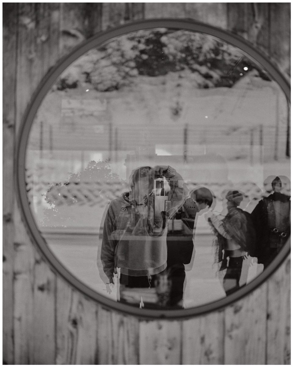 02___y__13's tweet photo. self portrait https://t.co/gbFFM6ePvj
