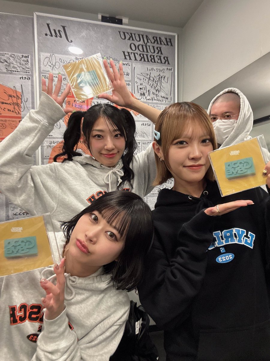 hana@リリスク tweet media