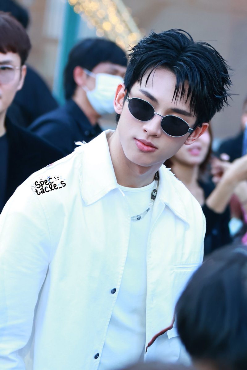 Pee_NTBD 🧡🚀 ft.🦁🦥 tweet media