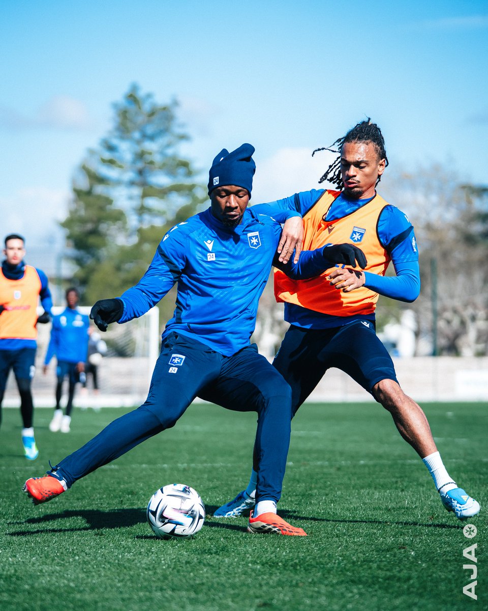 AJ Auxerre tweet media