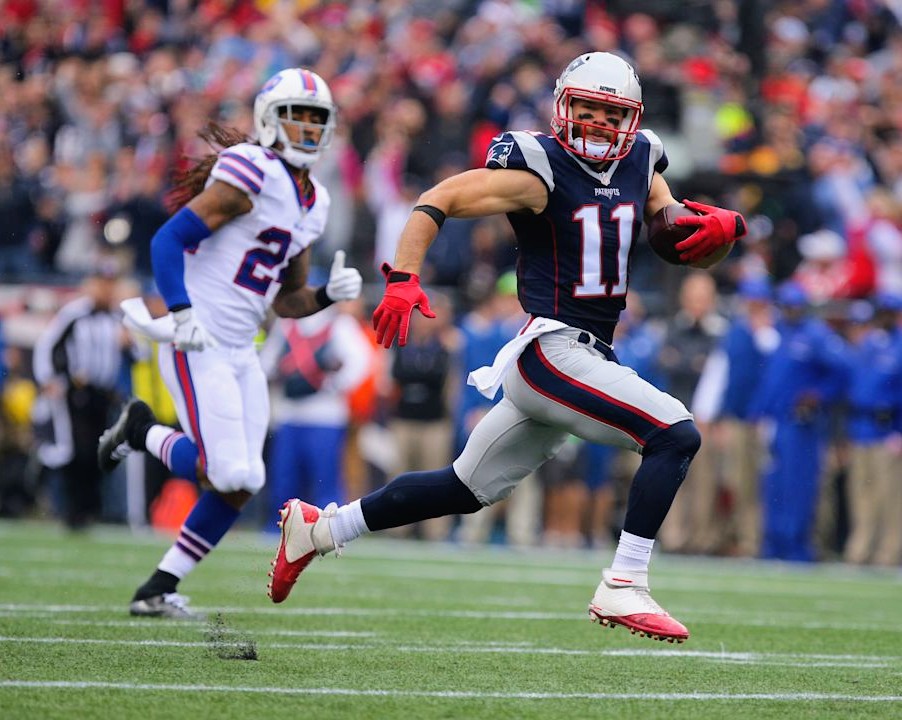 BridgingFoxboro's tweet image. Patriots Legend @Edelman11 Future Hall of Famer! You can't tell the story of @TomBrady 🐐 with out the Edelman chapters.
#foreverNE 
#NEPats    
Day 745