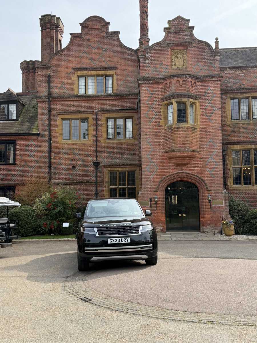 leightransfer's tweet image. Reef Chauffeurs are at Hanbury Manor Golf &amp;amp; Country Club 
#airport #transfers #benfleet #southendonsea #leighonsea 

s-t-privatehire.co.uk
