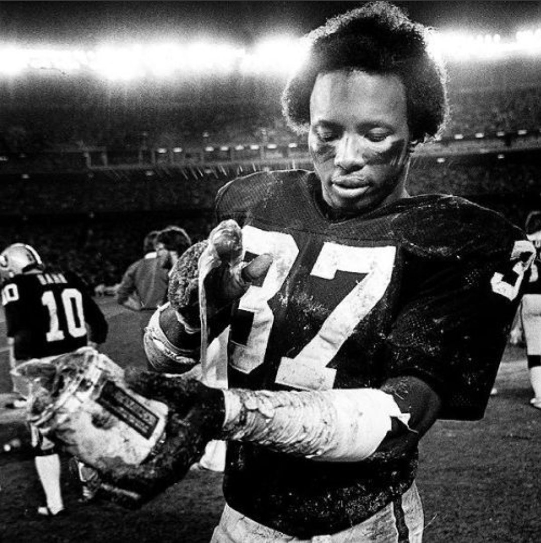 Oscar El Sanchez tweet media