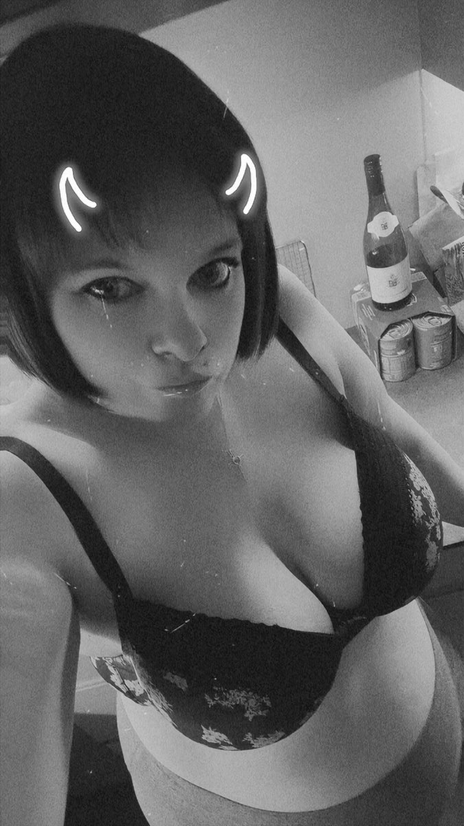 👸 Queen Ana tweet media