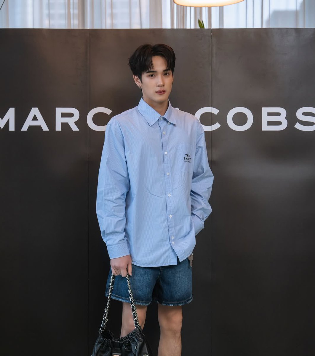 javafamily_o's tweet photo. 🗓️ 𓂂 27032026
*・。゚ 𝗜𝗴 𝗽𝗼𝘀𝘁 : 𝗷.𝗷𝗮𝘃𝗮𝗯𝗵
MARC JACOBS SS26 X SURFJAVA
#MarcJacobsSS26xSurfJava
#MarcJacobsTH
#MarcJacobs
#patluxurygroup
#thestandardbangkok
ꗯ꙼̈ 𓂂 @javabh28 #javabh https://t.co/GAZnd5K4cI