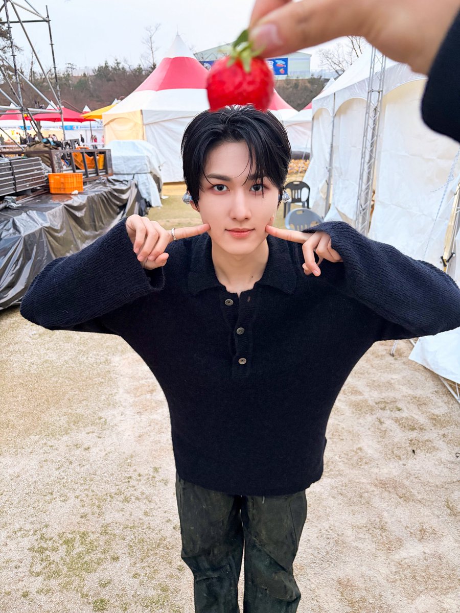 AxMxP_official tweet media