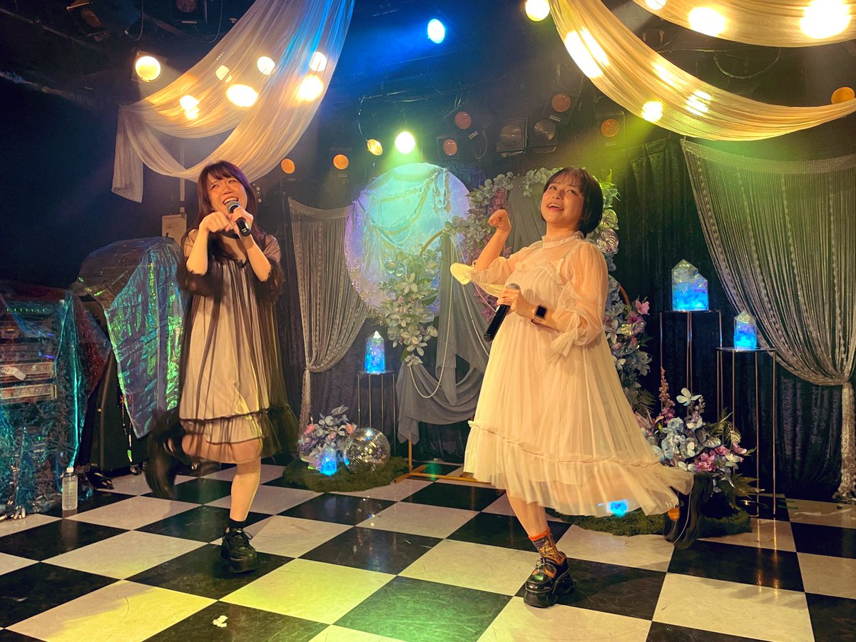 しずくいし tweet media