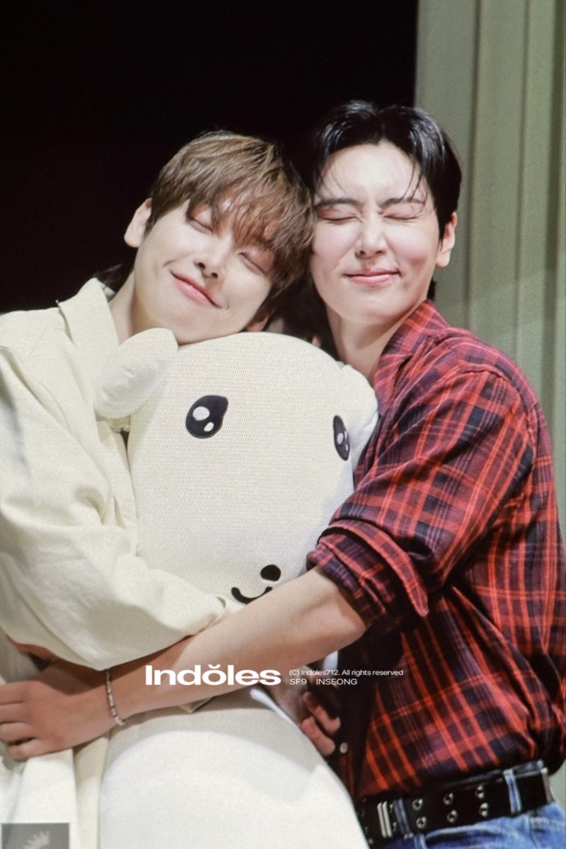 Indŏles tweet media