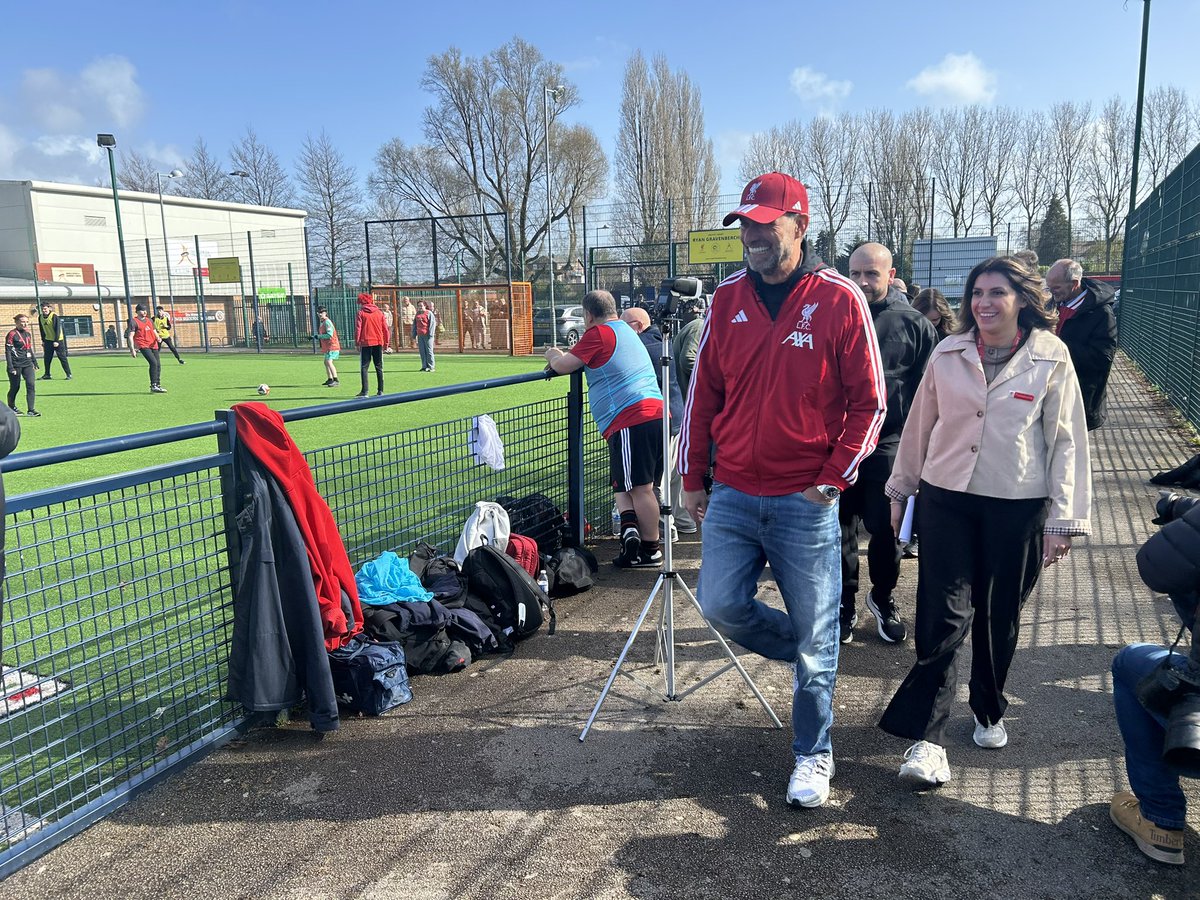 Anfield welcomes back Klopp and Steven Gerrard amid foundation fundraiser