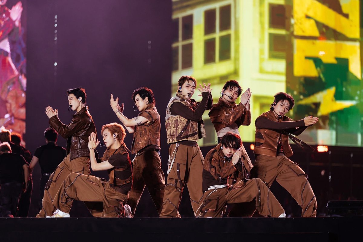 Uprizeourbegin's tweet photo. Vietnamese boygroup 😭🫰🏻🎀 https://t.co/KthUqHcMnF