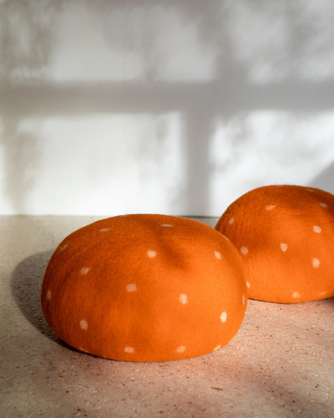 Gomezyee's tweet image. Sourdough baking win! Spent the morning kneading, watching it rise, and scoring that perfect crust. The smell of fresh bread filling the kitchen Pure magic. Who’s joining me for a warm slice with butter  #HomeBaking #BreadLove