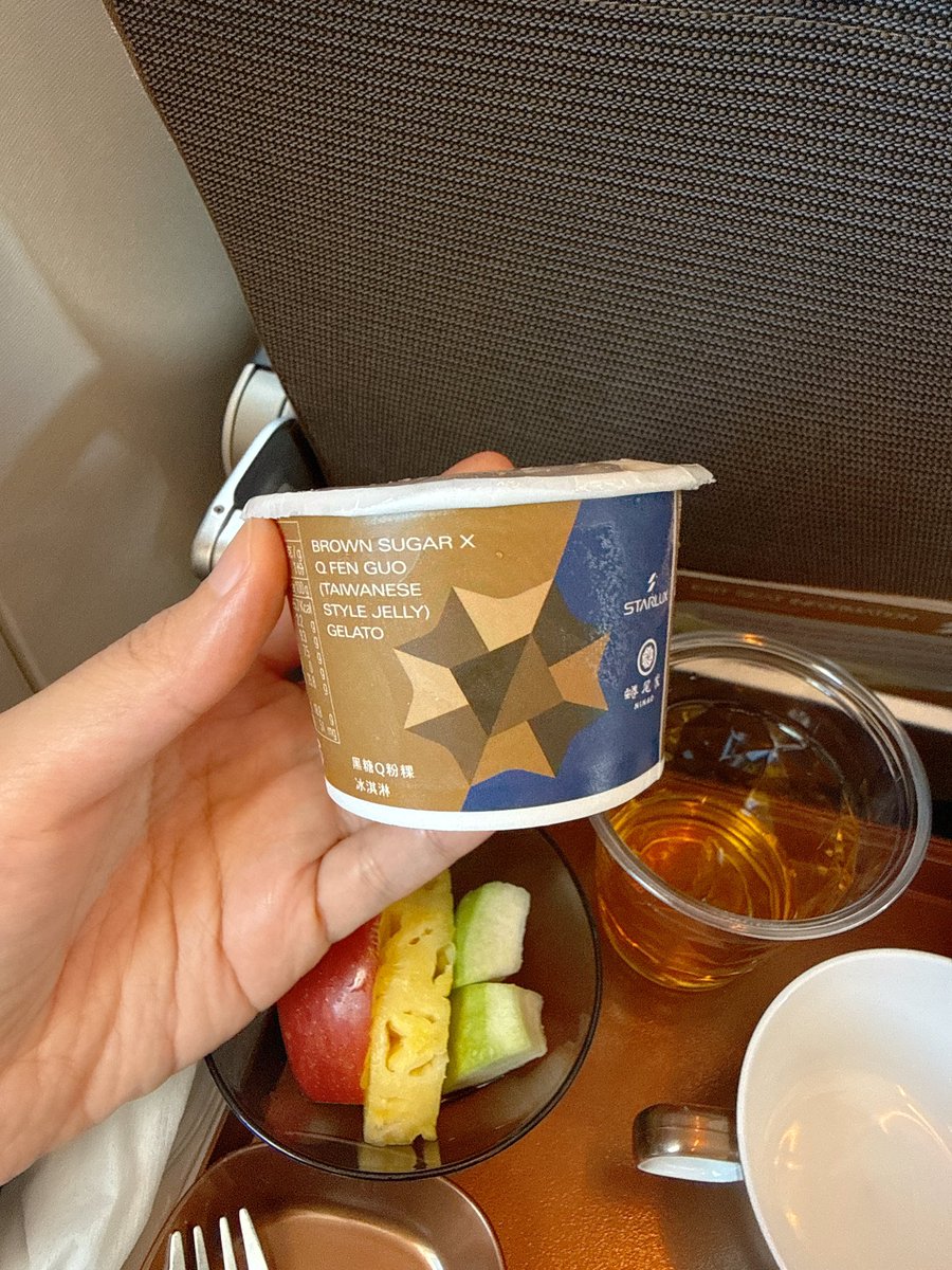 morning table tweet media