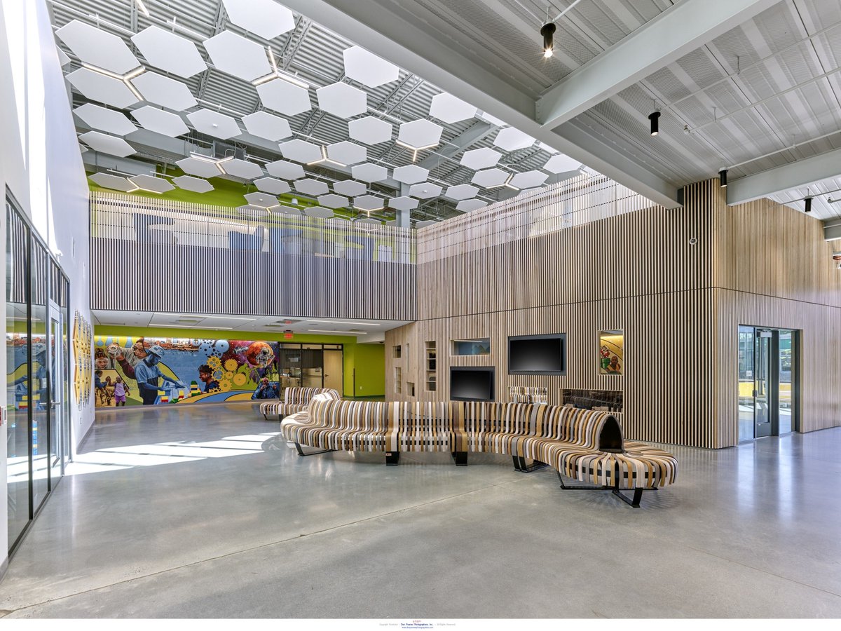 EDiS Company tweet media