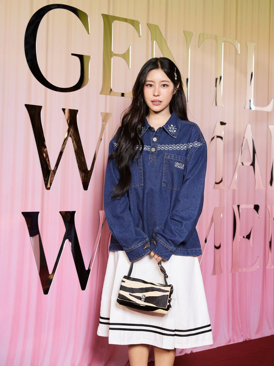 CiizeDaisy tweet media