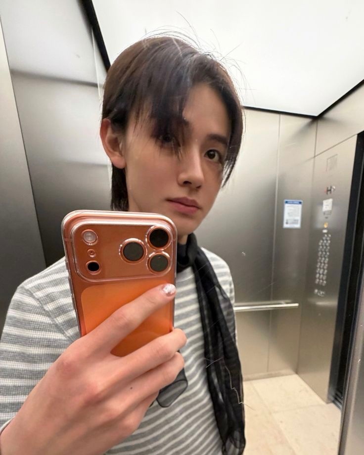 Base umum bisa follow @cornerfess tweet media