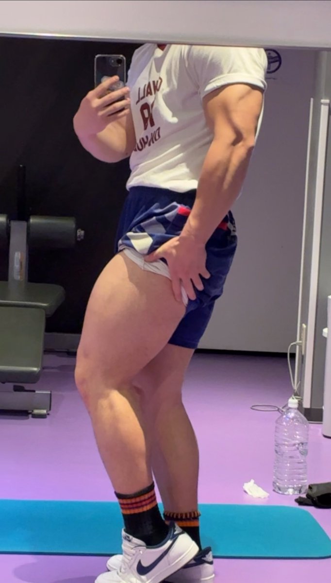 よよよ tweet media