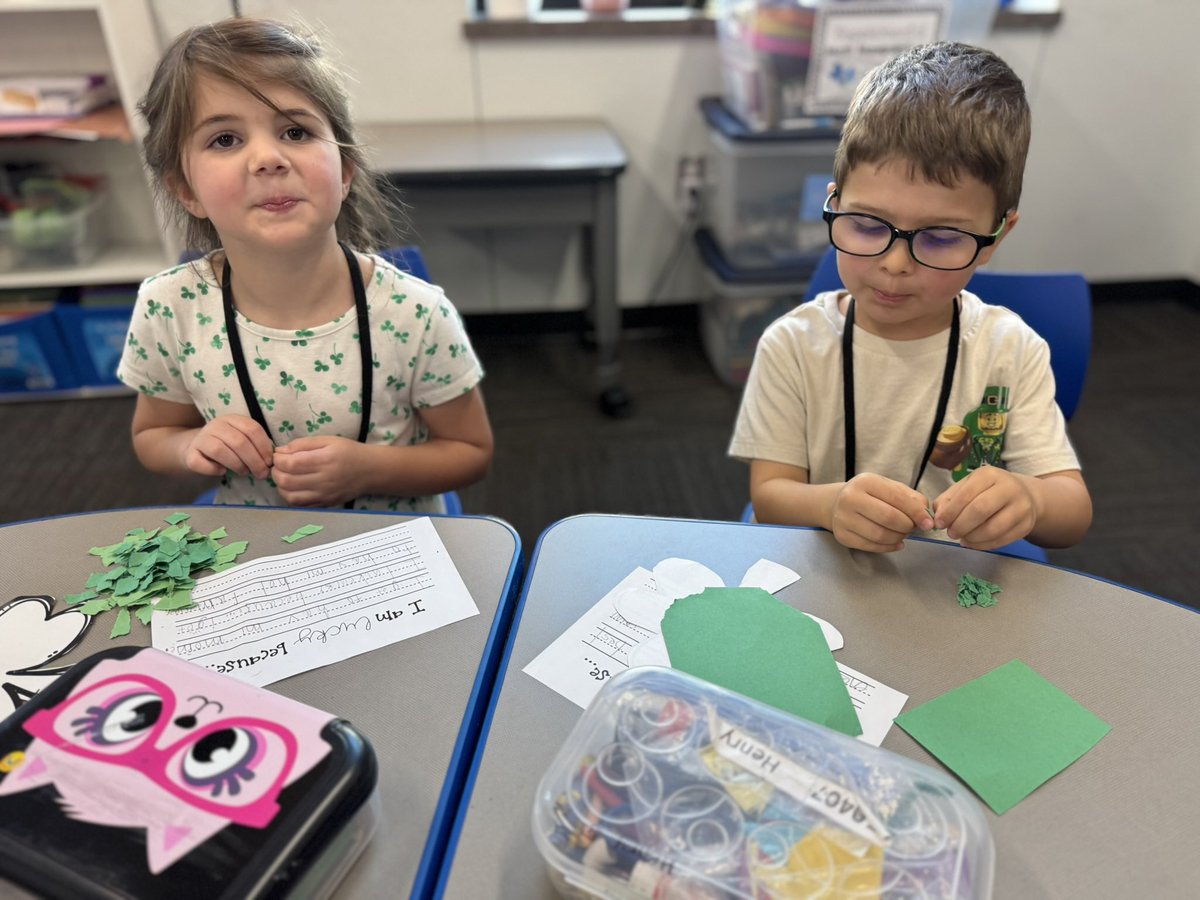 MsJedlowski's tweet photo. It’s been a fun week in kindergarten! #NCEstrong https://t.co/ZbfEpaLMjm