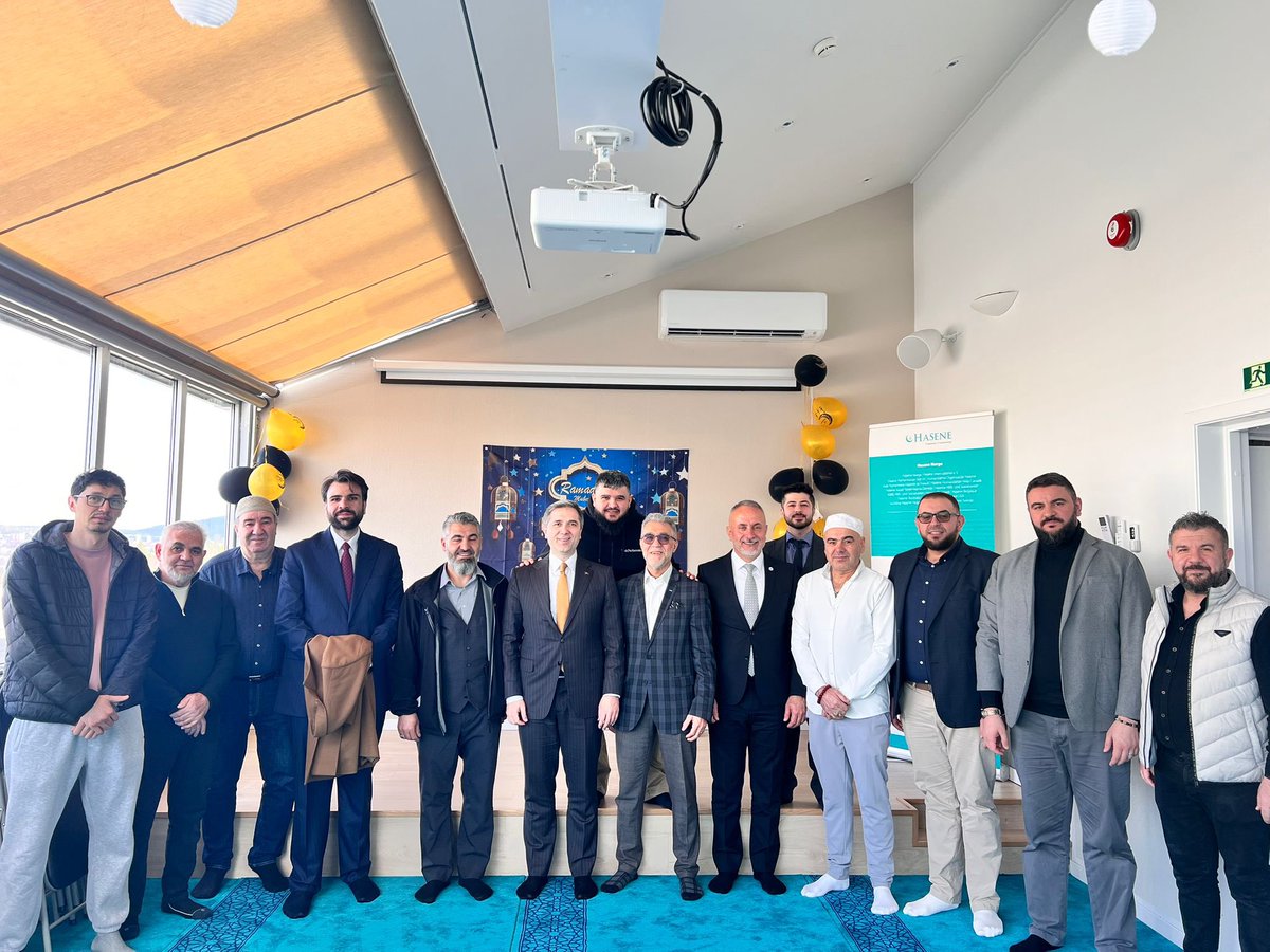 📍Norveç

Norveç temaslarımız kapsamında <a href="/AKPartyForeign/">AK Parti Foreign Affairs</a> Başkan Yardımcımız <a href="/mburaksarman/">M.Burak SARMAN</a> ile İslam Toplumu Millî Görüş (İGMG) Norveç Bölge Başkanlığını ziyaret ederek Mehmet Akdeniz’le; 

Avrupa’da yaşayan vatandaşlarımızın ve Müslüman toplumunun birlik, dayanışma ve kurumsal