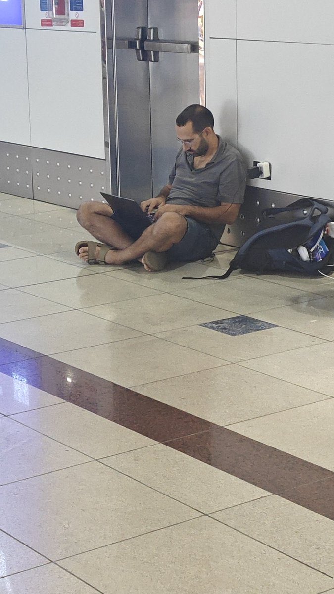 Rion 🦊𐤊 tweet media