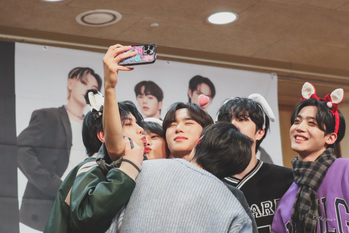 ⭐︎뉴뇽☆。.:＊・ tweet media