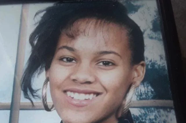 FlipsideBoston's tweet photo. 🧵 A Boston Cop has been indicted for manslaughter for the first time in more than 30 years. How did we get here? The '02 police shooting of Eveline Barros-Cepeda was a pivotal moment. https://t.co/uevu2FF38O