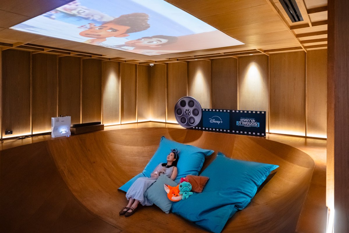 วาฬมีปีก | Flyingwhale tweet media