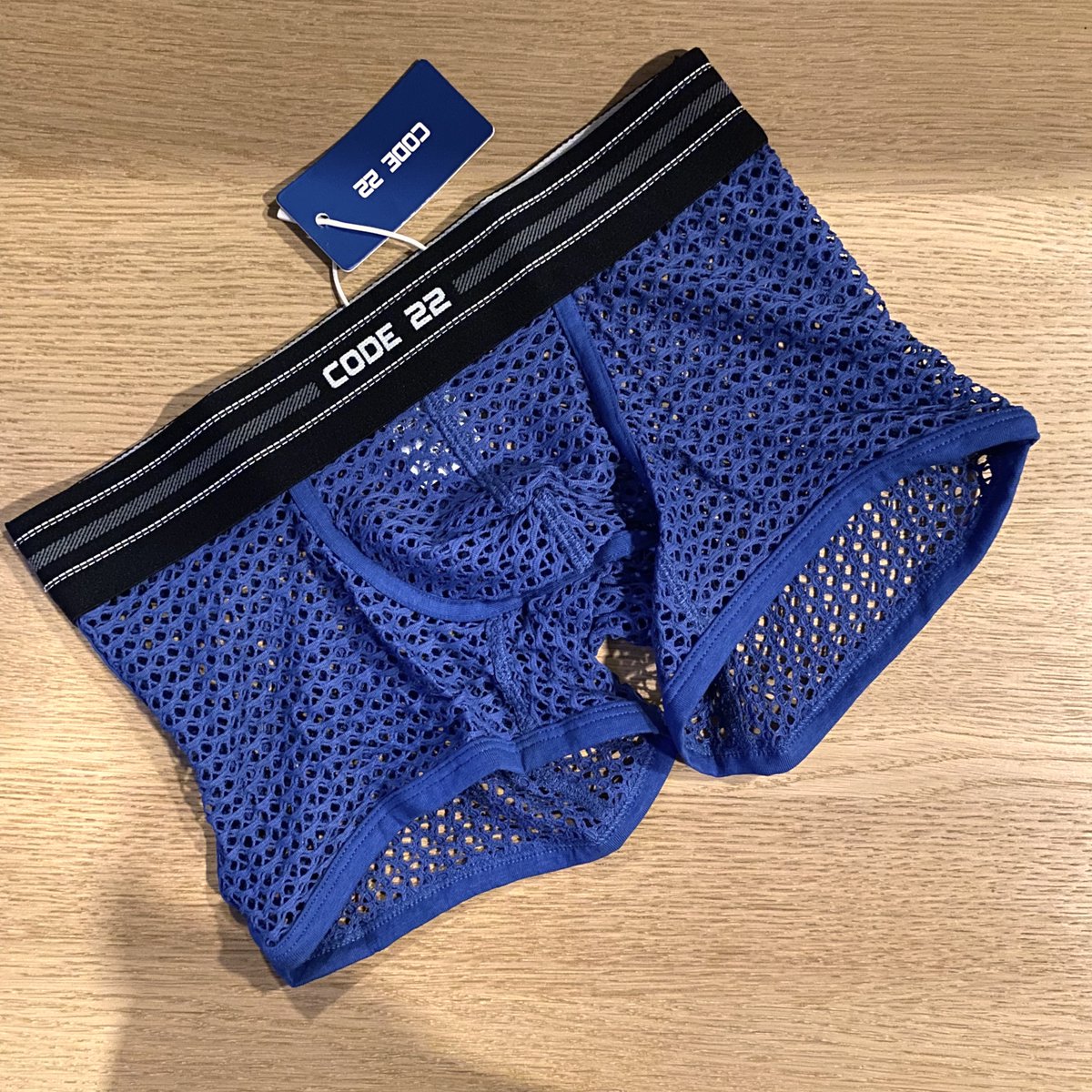 -40% στο τολμηρό μποξεράκι Openwork της CODE 22 φτιαγμένο από υψηλής ποιότητας δίχτυ jacquard σε μπλε χρώμα:
vrakadiko.gr/underwear/code…
