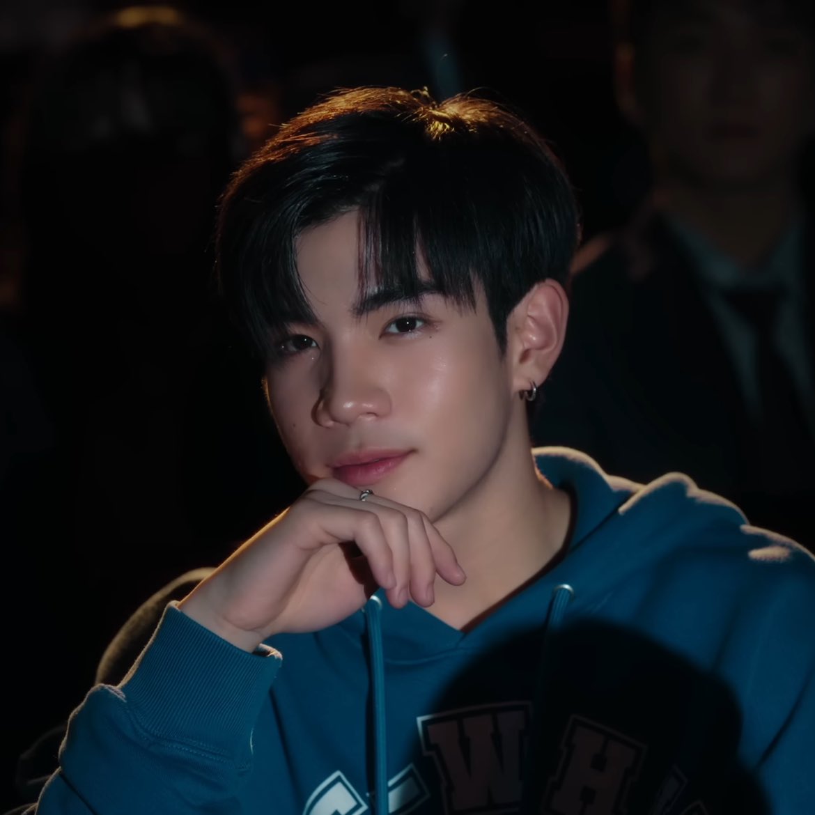 𝓝 ✿ tweet media