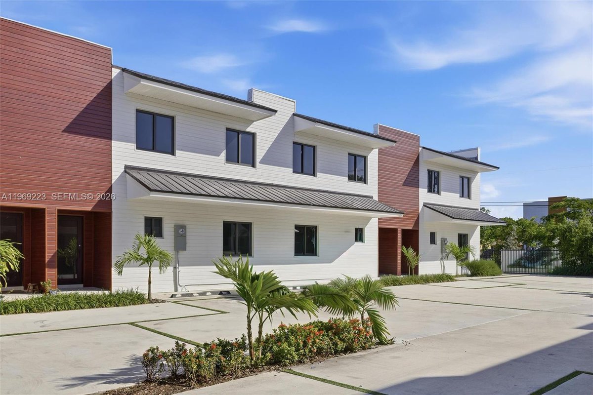 realestateralph's tweet photo. Check out our latest price reduction in Broker Listings and snag this amazing property asap!
- Rafael Hernandez #BK3345908 with Phantom Real Estate
- Contact me at 786.682.5851 https://t.co/yvIxFcaMbl