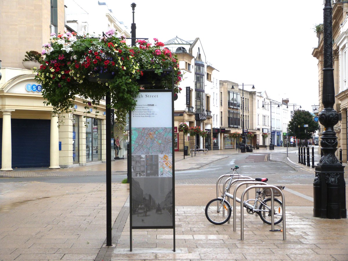 TrueformGroup's tweet image. Clear signage helps create better journeys. 
In Cheltenham, Trueform delivered integrated #wayfinding &amp;amp; #passengerinformation solutions to improve clarity, accessibility &amp;amp; confidence across the transport network.
trueform-signage.com/cheltenham-cas…
#TransportDesign
