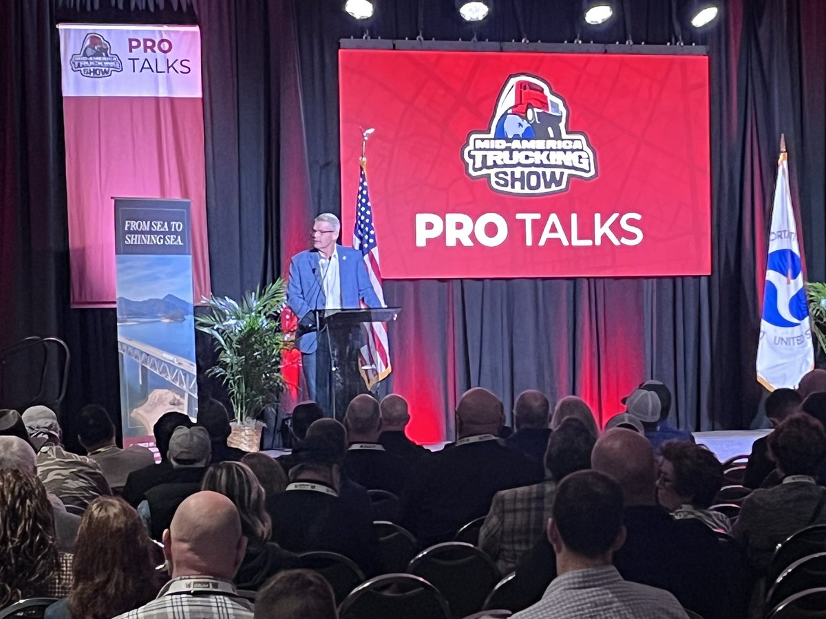 GordMagill's tweet photo. Taking in Derek Barrs FMCSA presentation. https://t.co/f0oz0TLGJl