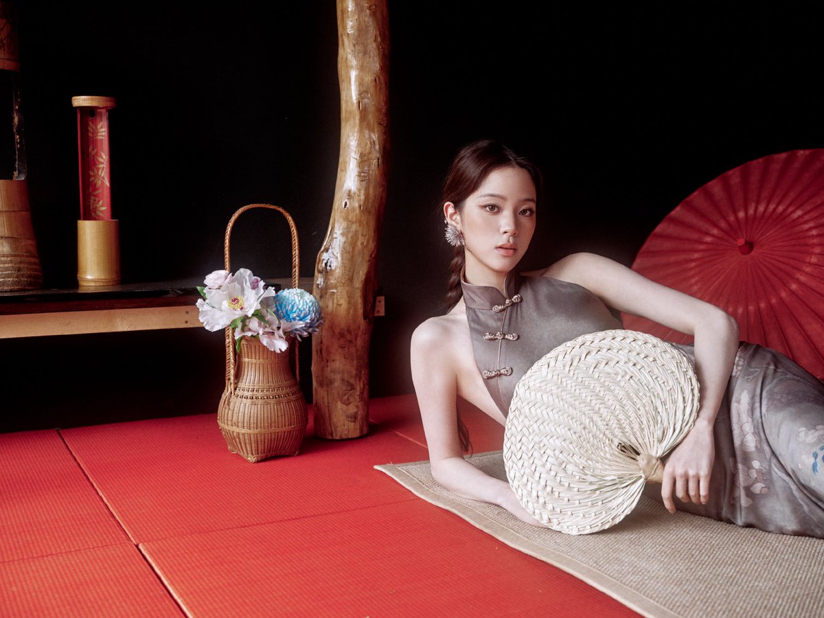 20260327 REDGALA (Spring of Ambition )

Studio Nana Update 一步一摇 花影沾衣
(ทุกย่างก้าวที่ไหวเอน เงาของมวลดอกไม้พริ้วไหวติดกาย)🌷🌸🌺🌹💐

#欧阳娜娜 #Ouyangnana #โอวหยางนาน่า