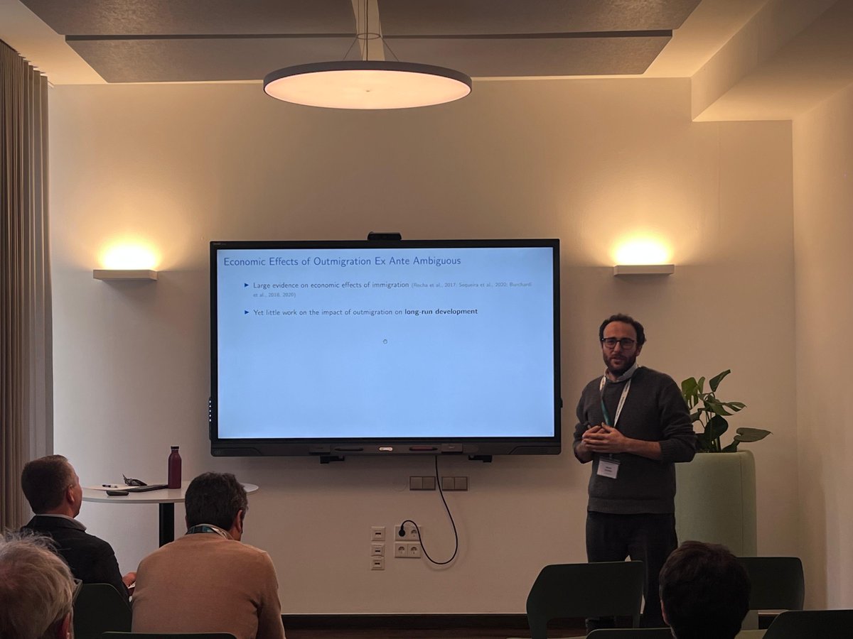 RF_Berlin's tweet photo. Right now @FontanaNicolaNF from @tcddublin presents his work on "Emigration and Long-Run Economic Development: Evidence from the Italian Mass Migration".
#MigrationForum2026 #MigrationResearch #Economics https://t.co/MPKn9qJpOe