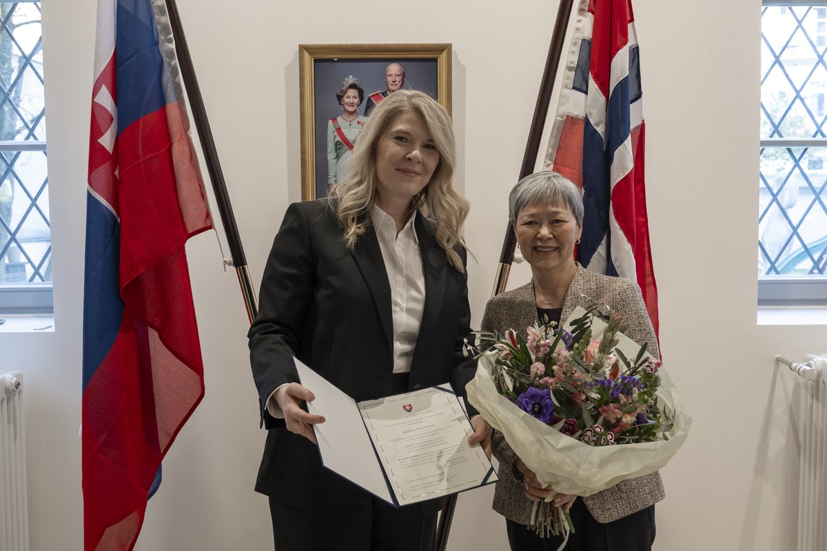 NorwayinVienna's tweet photo. 🇳🇴opened its first Honorary Consulate in Bratislava 🇸🇰. Amb. @SusanEckey expressed her confidence that the new Honorary Consul Ms. Zuzana Bukvišová will contribute to the further development of bilateral relations and strengthen cooperation between 🇳🇴 and 🇸🇰.
📸(c) Karol Bodo https://t.co/cx1puopQ56
