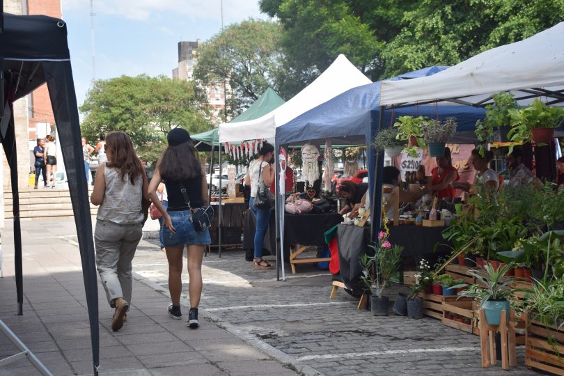 _SantaFeCapital's tweet image. #AgendaCiudad 🛍️ Todas las #Ferias de Santa Fe Capital para este fin de semana en nuestra agenda ➡️ 

Sábado 28 de Marzo
🔸Feria Mujeres Emprendedoras CAMEES.
agenda.santafeciudad.gov.ar/evento/feria-m…
🔸Feria de Artesanos Paseo Boulevard
agenda.santafeciudad.gov.ar/evento/feria-d…
🔸Feria de Artesanos Paseo