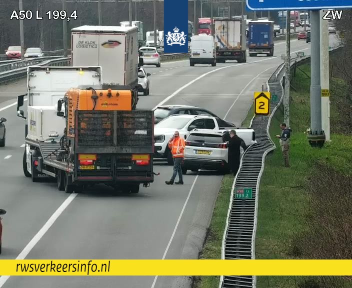Ongeval op A50 bij Loenen met meerdere voertuigen