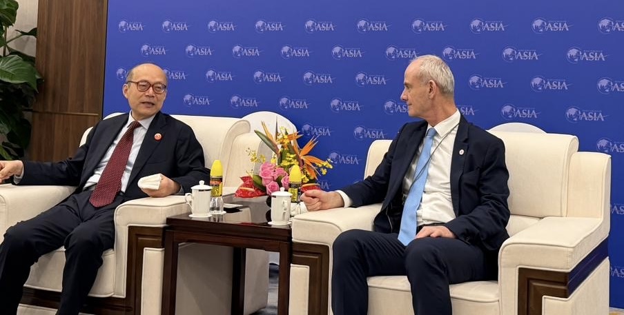 GCarbonnierICRC's tweet image. Insightful exchanges at the Boa'o Forum for Asia #BFA on pressing humanitarian concerns related to evolving conflicts in the Middle East and Afghanistan. 
I was also glad to meet again with President Chen Xu of China Public Diplomacy Association and #BFA's SG Zhang Jun.