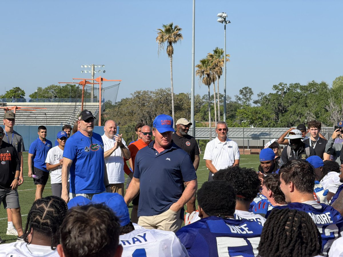 Nick de la Torre tweet media