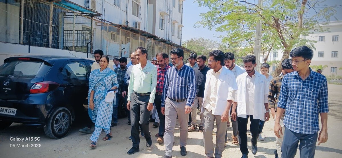 MamidalaPavan4's tweet photo. Inspection by @Collector_SRD mam  Ms. P. Pravinya, IAS, at the Old Admin Block (old DMHO office) near the girls’hostel at GMC Sangareddy, we collectively raised concerns about the proposed shifting of the DMHO officefocusing on girls’ safety, loss of ground space,future clg needs https://t.co/gCr3rCjxZQ