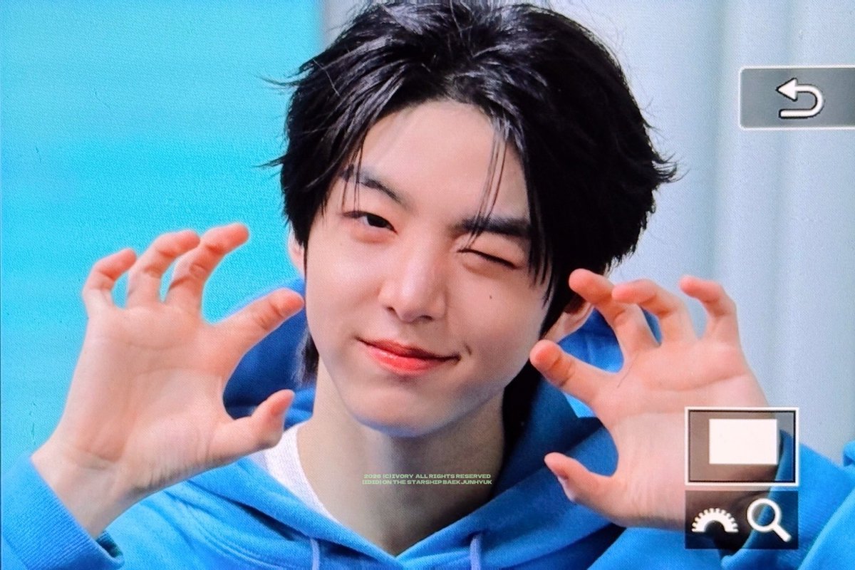 𝗜𝘃𝗼𝗿𝘆 tweet media